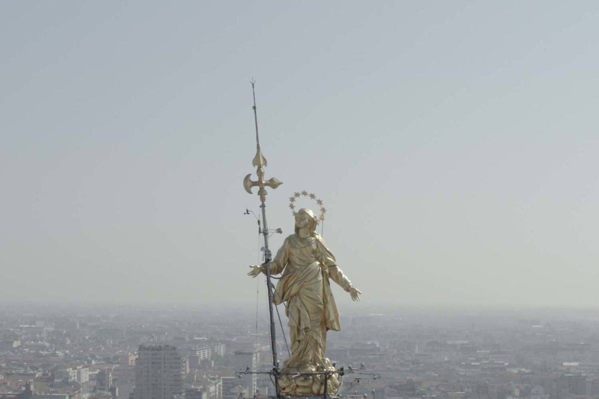 Galleria foto 'Coronavirus: la Milano del lockdown vista dall’alto e dagli occhi delle sue statue – Video' - foto 4