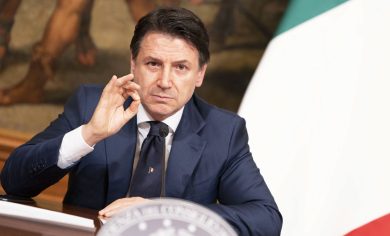 Diecimila mascherine per Conte a Palazzo Chigi