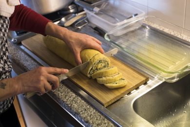 Cuciniamo insieme: rotolo di pasta lievitata con ricotta e asparagi