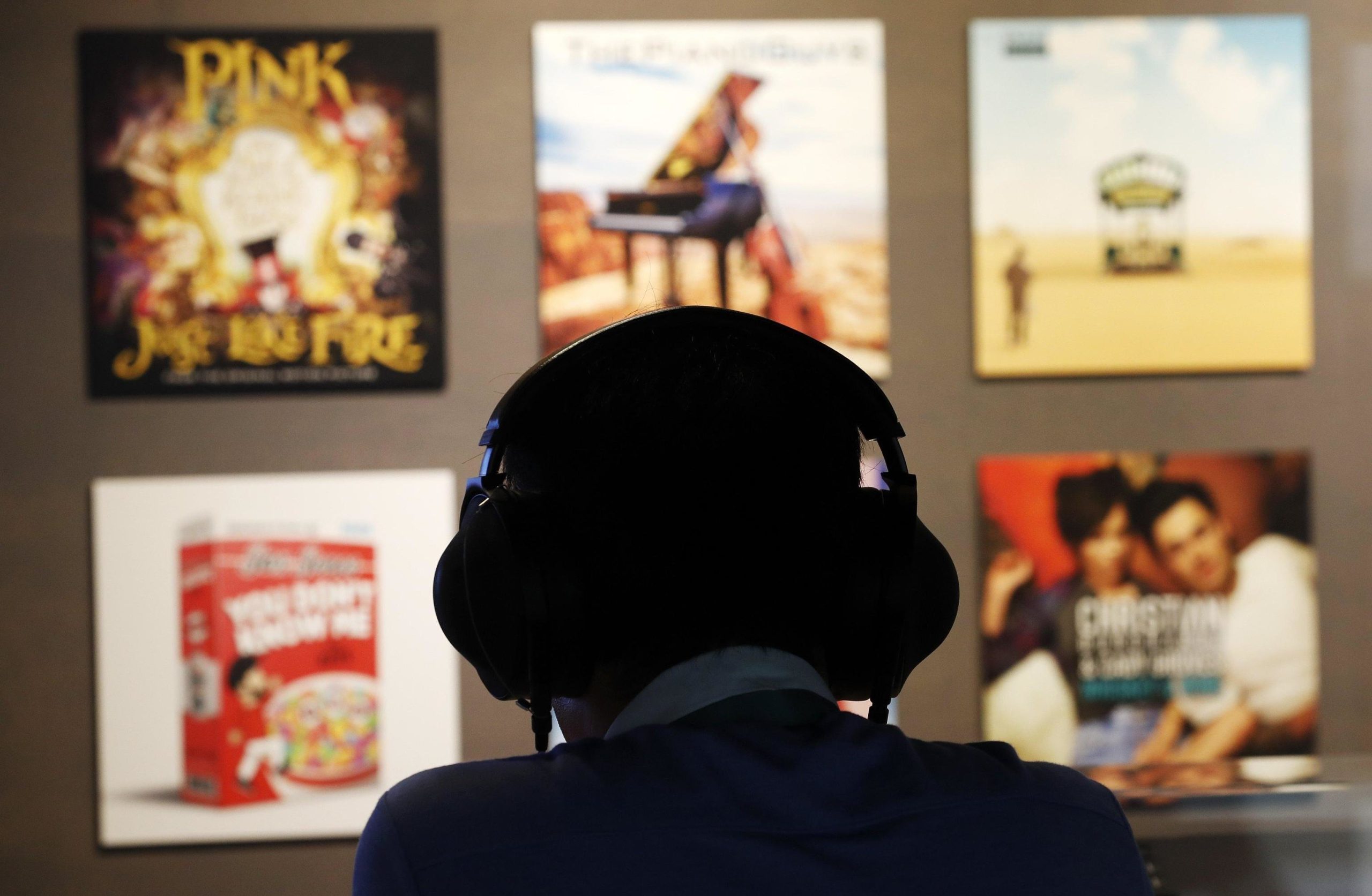 Ascoltare il mondo restando a casa