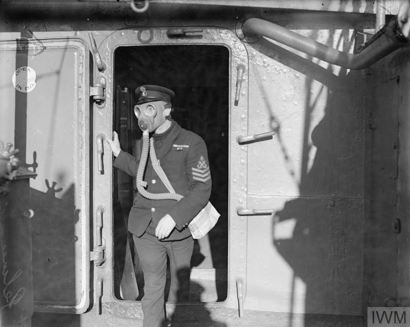 Gli indumenti protettivi nei secoli: dalla peste nera al coronavirus (storia e foto)