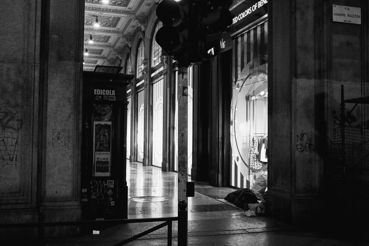 Galleria foto 'Gli invisibili costruiscono città: il mondo parallelo del coronavirus' - foto 4