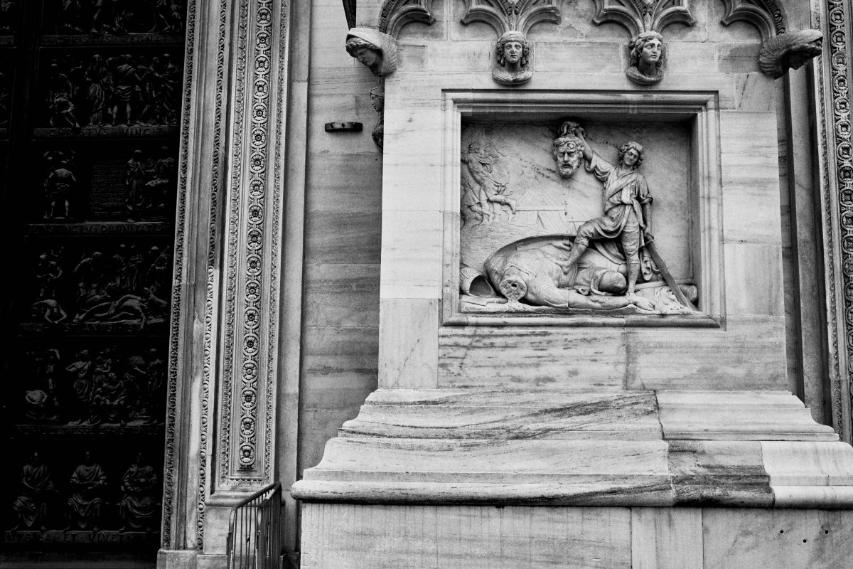 Galleria foto 'Le Chiese restano in quarantena e le messe finiscono su facebook' - foto 6