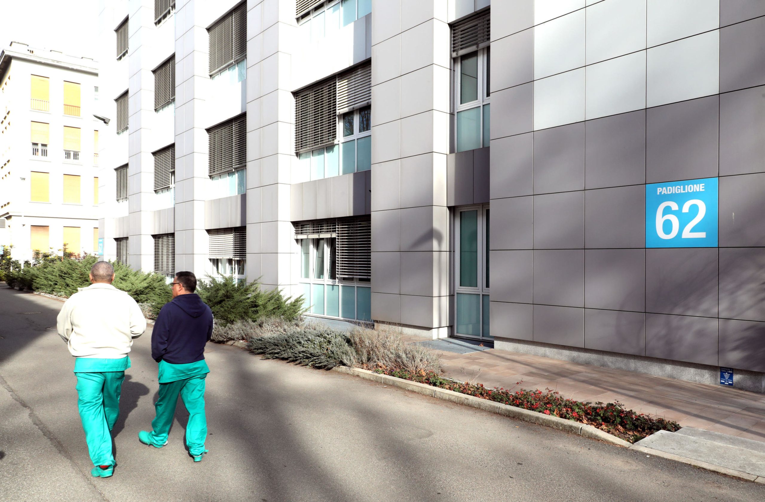 Un Sacco di nuovi posti letto e di tecnologie anti coronavirus Un Sacco di nuovi posti letto e di tecnologie anti coronavirus