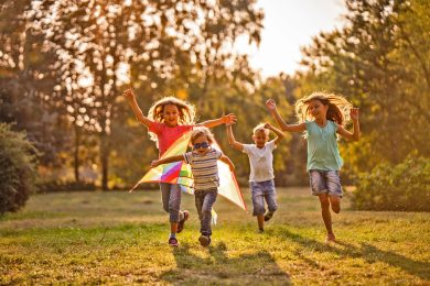 Via libera alla passeggiata con i figli e alle polemiche. Facciamo ordine