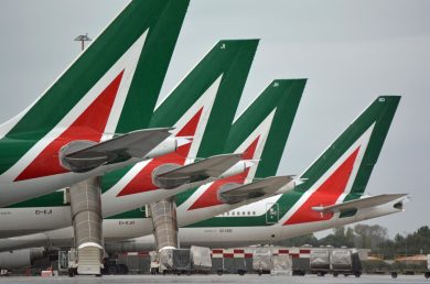 Altri 3,7 miliardi ad Alitalia. Ma che sia l’ultima volta