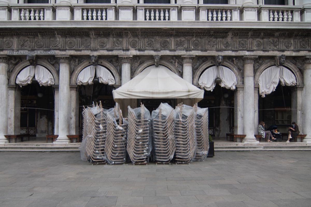 Galleria foto 'Fase2: le proteste di chi non riapre' - foto 9