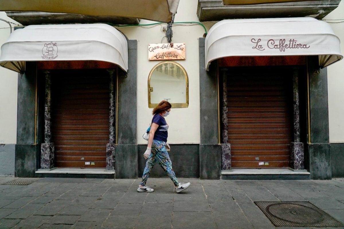 Galleria foto 'Fase2: le proteste di chi non riapre' - foto 5