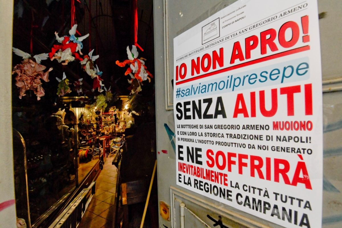 Galleria foto 'Fase2: le proteste di chi non riapre' - foto 4