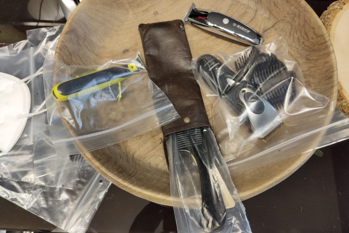 Galleria foto 'Com’è farsi tagliare i capelli con mascherina e guanti – Foto' - foto 14