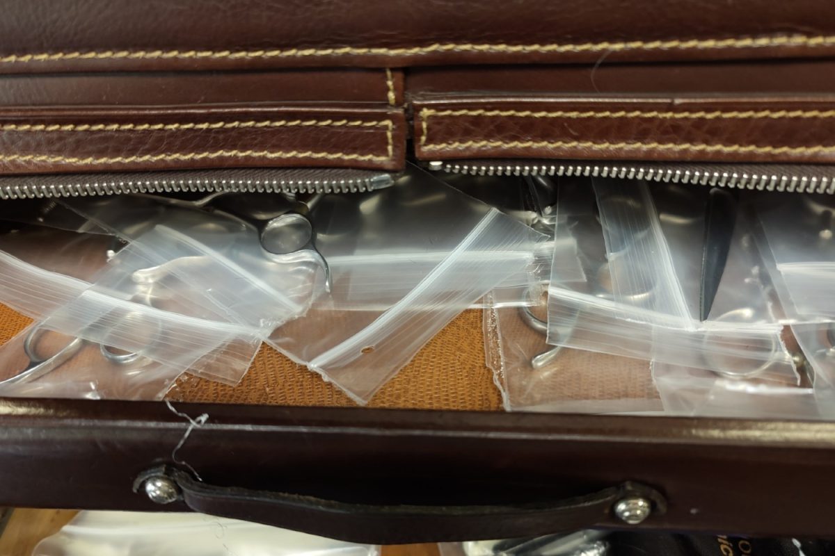 Galleria foto 'Com’è farsi tagliare i capelli con mascherina e guanti – Foto' - foto 13