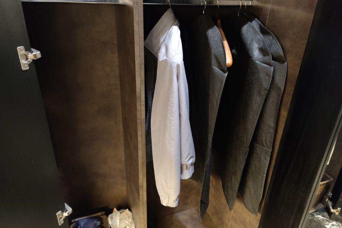 Galleria foto 'Com’è farsi tagliare i capelli con mascherina e guanti – Foto' - foto 11