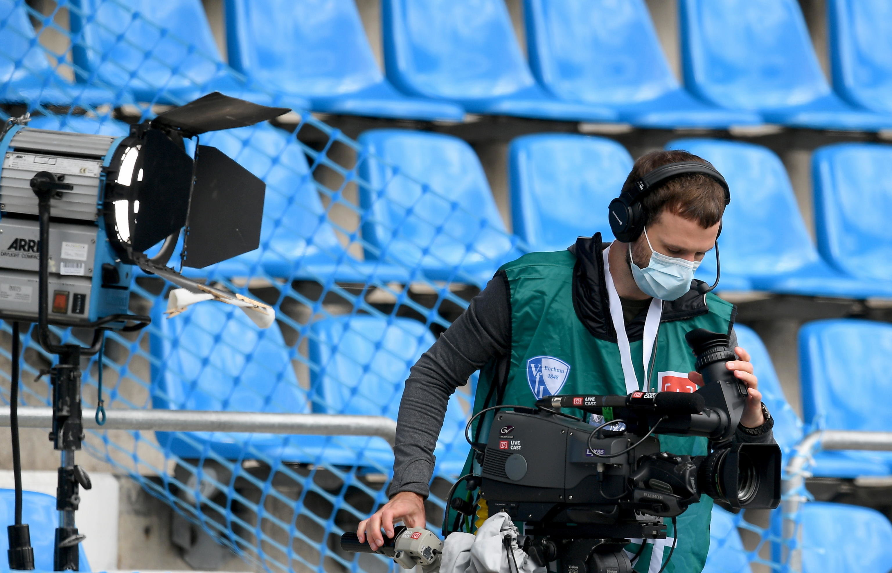 Il ritorno della Bundesliga: le immagini più belle