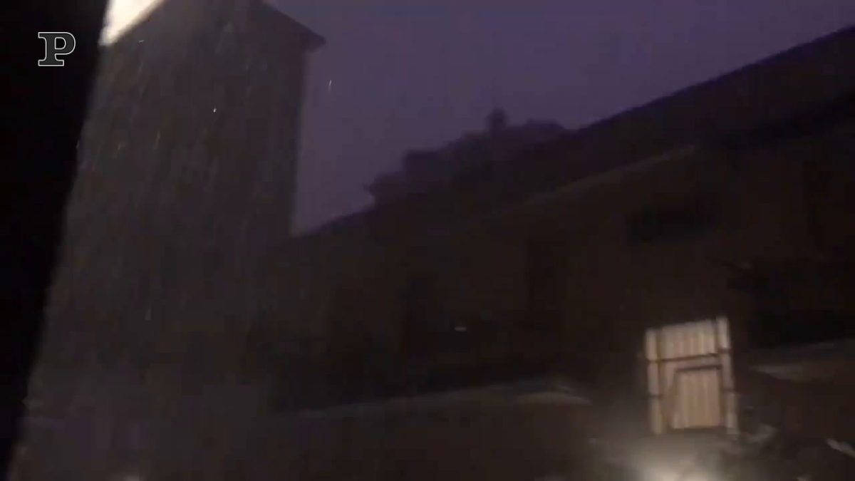 Strade allagate per il nubifragio a Milano, la rabbia di Rocco Tanica