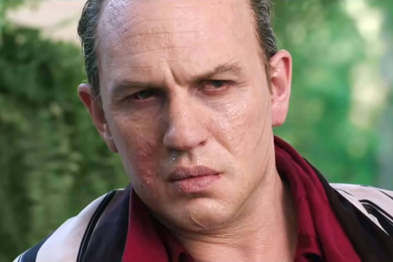 Tom Hardy è Al Capone: le recensioni internazionali del film Tom Hardy è Al Capone: le recensioni internazionali del film