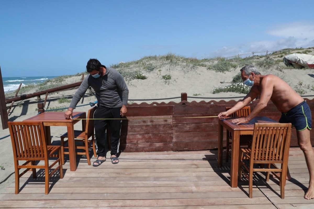 Galleria foto 'Fase 2: sulla spiaggia di Capocotta prove d’estate – Foto' - foto 3