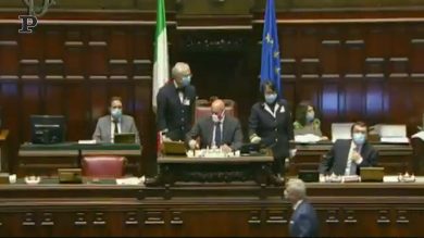 Bagarre alla Camera sull’uso delle mascherine
