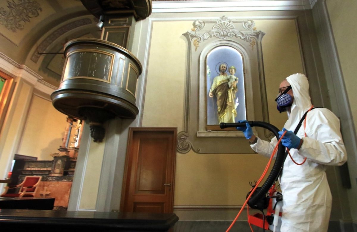 Fase2: la sanificazione delle Chiese – Foto