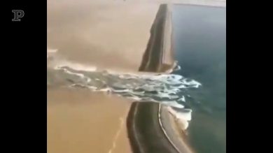 Crolla una diga in Uzbekistan, le immagini del disastro