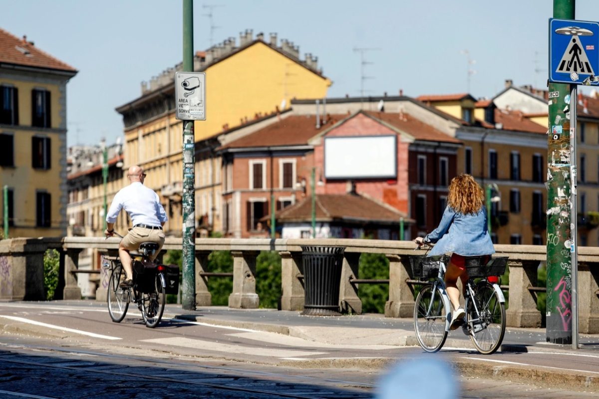 Galleria foto 'Fase2: a Milano si ripopolano i Navigli -FOTO-' - foto 9