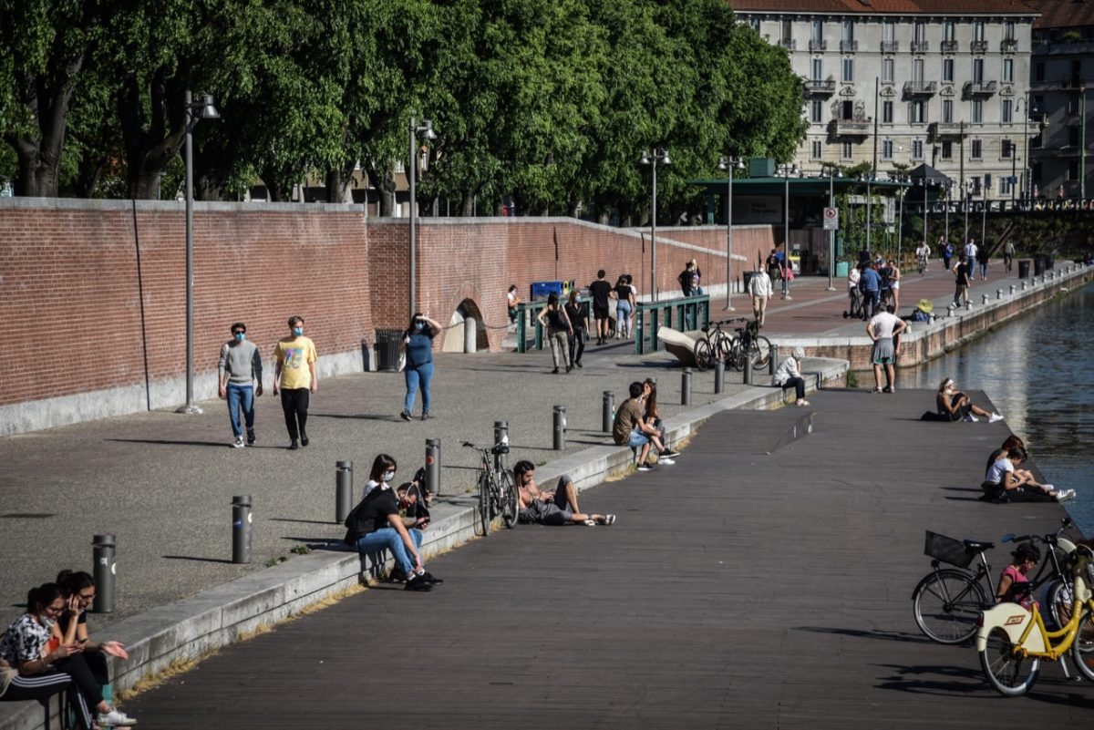 Galleria foto 'Fase2: a Milano si ripopolano i Navigli -FOTO-' - foto 8