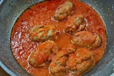 Cuciniamo insieme: Involtini al sugo con i carciofi