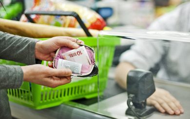 PARTE LA GUERRA AL CONTANTE, CON LE ARMI SBAGLIATE