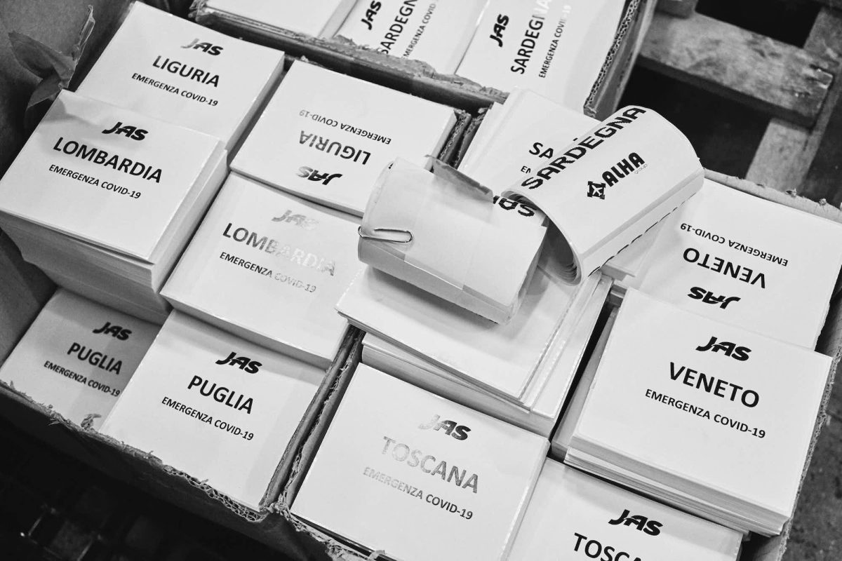 Galleria foto 'Il lungo percorso delle mascherine che arrivano in Italia senza la certificazione' - foto 3