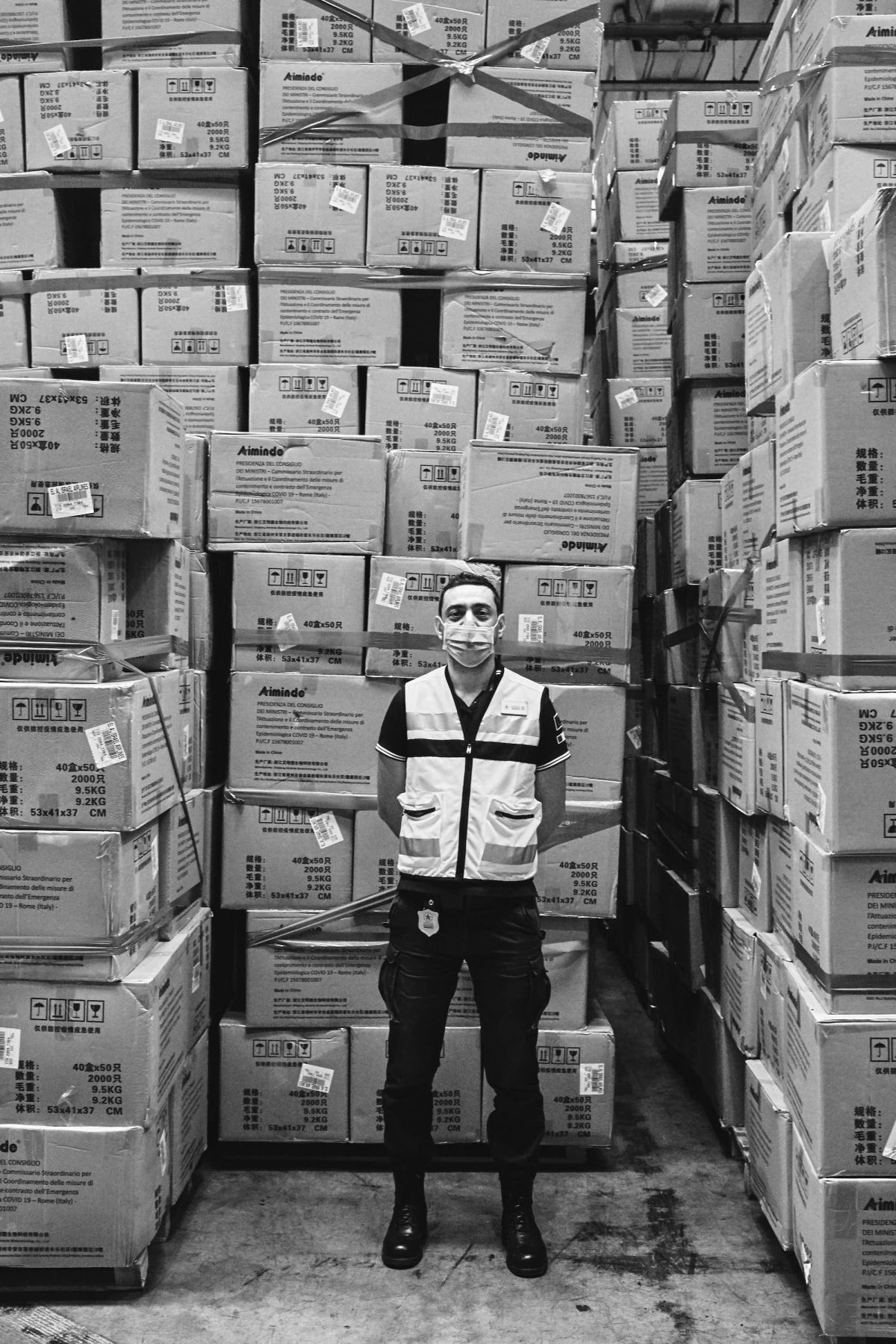 Galleria foto 'Il lungo percorso delle mascherine che arrivano in Italia senza la certificazione' - foto 4