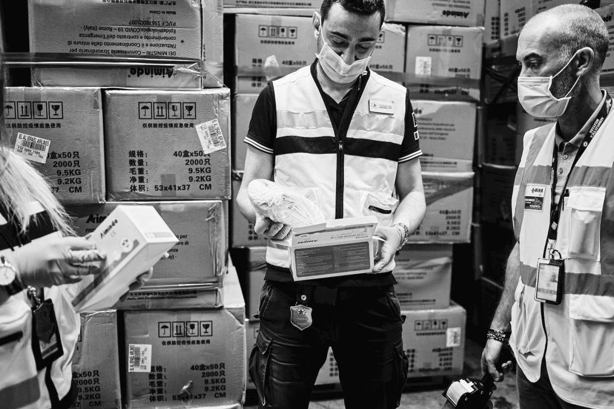 Galleria foto 'Il lungo percorso delle mascherine che arrivano in Italia senza la certificazione' - foto 9