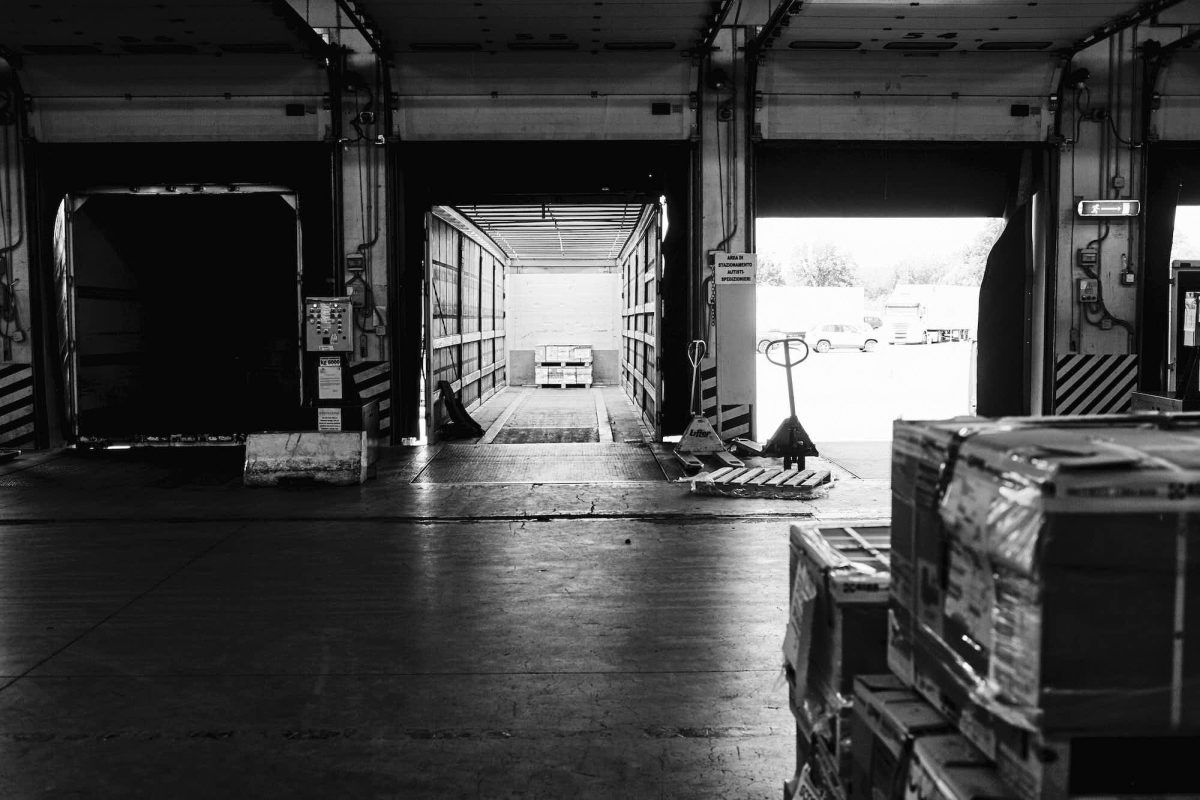 Galleria foto 'Il lungo percorso delle mascherine che arrivano in Italia senza la certificazione' - foto 28