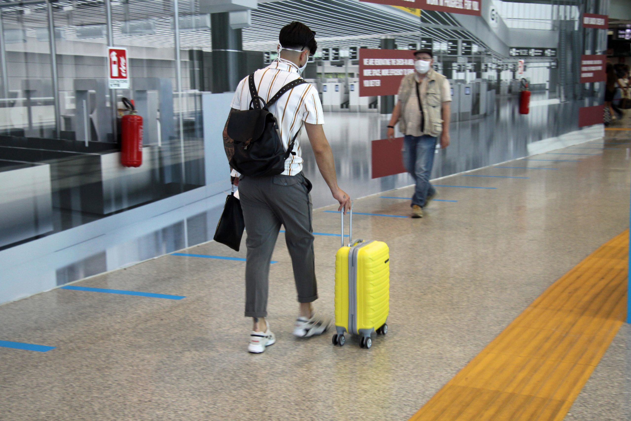 Nuove regole per viaggiare in aereo: ecco quali sono Nuove regole per viaggiare in aereo: ecco quali sono