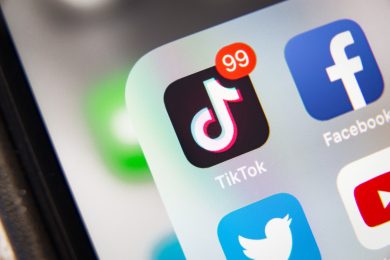 Anche l’Europa si accorge del pericolo TikTok
