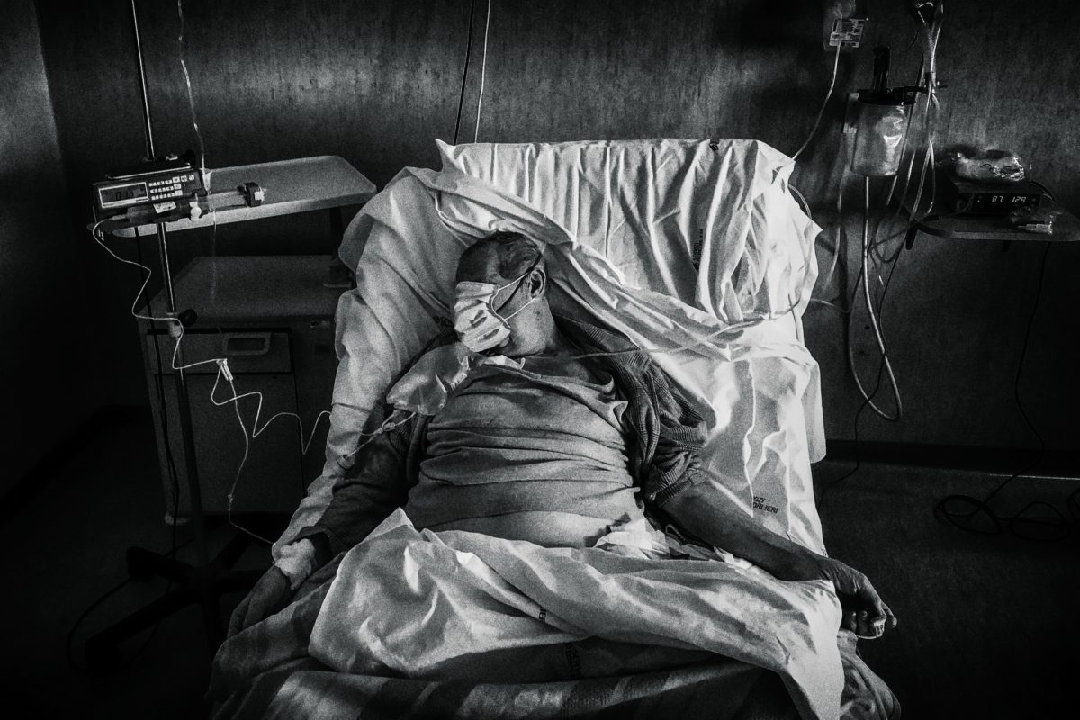 Galleria foto 'Io che ho attraversato l’inferno del Covid. 
E l’ho fotografato (portfolio)' - foto 6