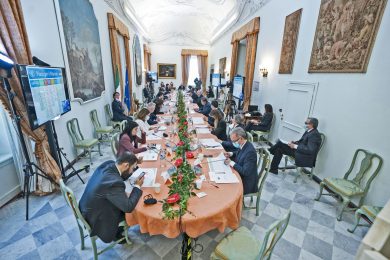 Fuga dal paese reale