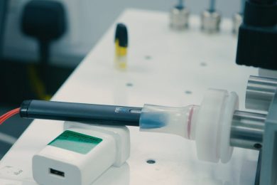 Sigaretta elettronica, le norme non seguono la scienza