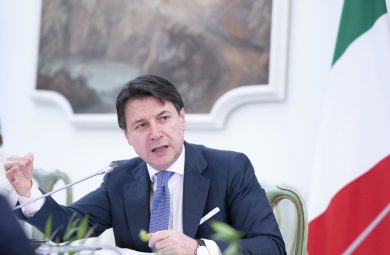 Dopo la “bomba” dal Venezuela il Premier Conte si prende un altro pezzo del M5S