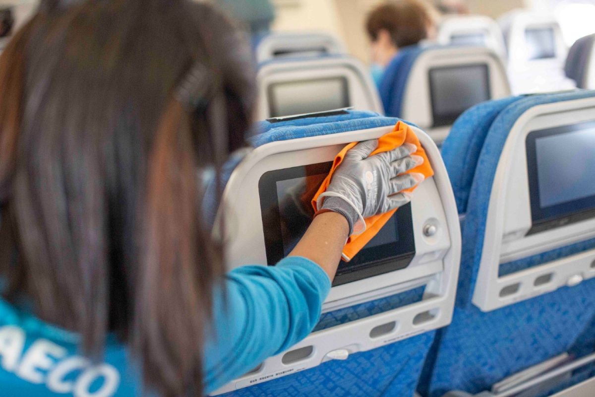 Galleria foto 'Aerei, le nuove regole. Dovremo chiedere il permesso per andare in bagno' - foto 6