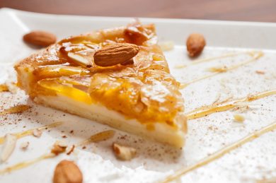 Cuciniamo insieme: Torta di mandorle e pesche