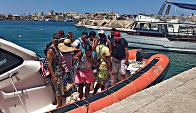 Per il governo non c’è alcuna emergenza migranti, ma intanto manda l’esercito