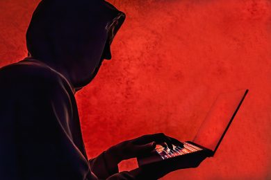 Spoofing, la truffa con cui ti svuoto il conto corrente con un cellulare