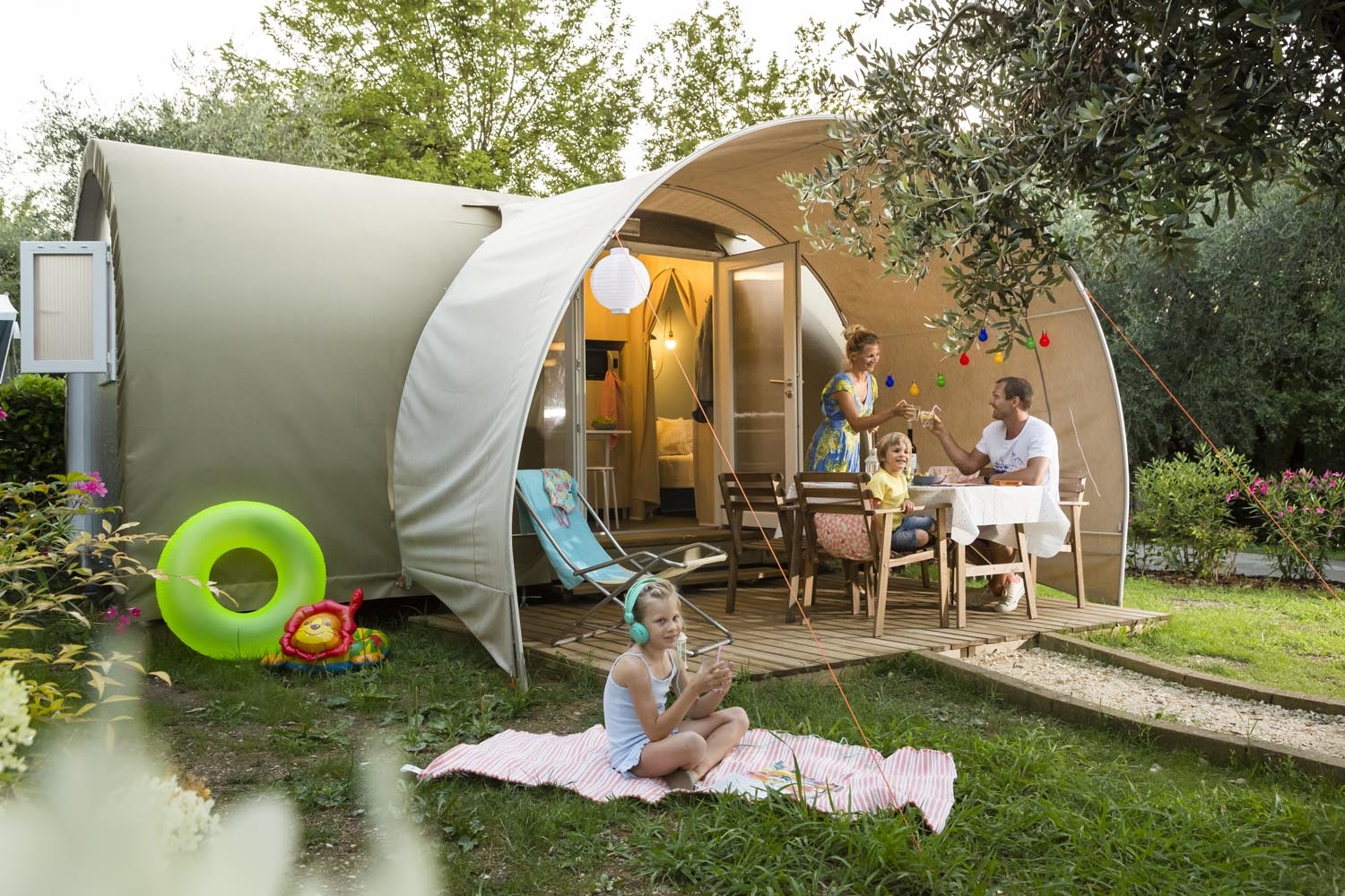 Glamping: 5 luoghi insoliti dove dormire in Italia