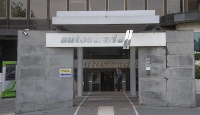 Autostrade allo Stato, ma l’affare lo fanno i Benetton