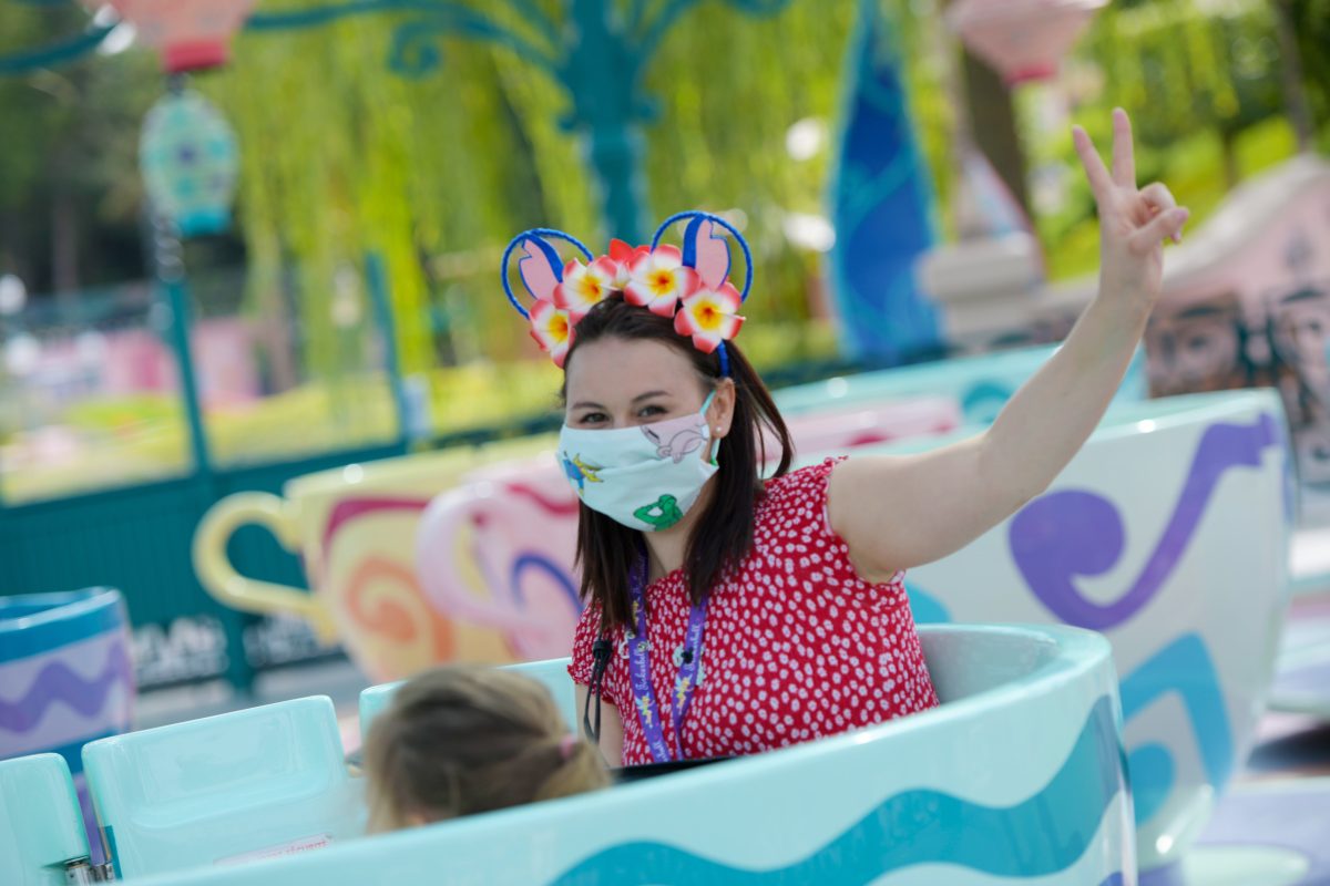 Galleria foto 'La nuova normalità di Disneyland Paris: mascherine e selfie con i personaggi. La magia? È garantita' - foto 13