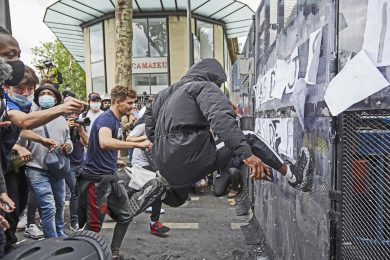 La Francia fuori controllo