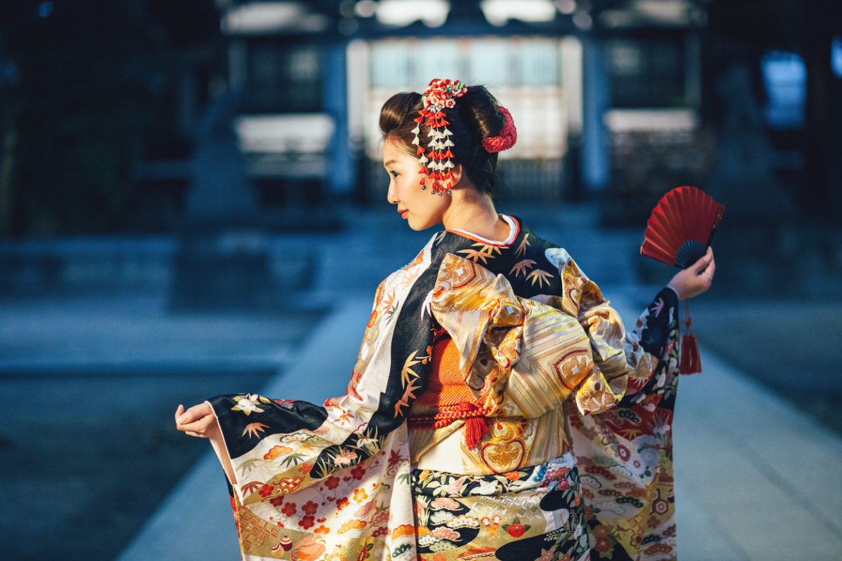 Galleria foto 'Kimono o hanbok, la moda trasforma gli abiti tradizionali orientali in capi streetstyle' - foto 9