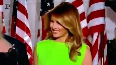 USA, faccia a faccia tra Melania e Ivanka: il sorriso e lo sguardo gelido