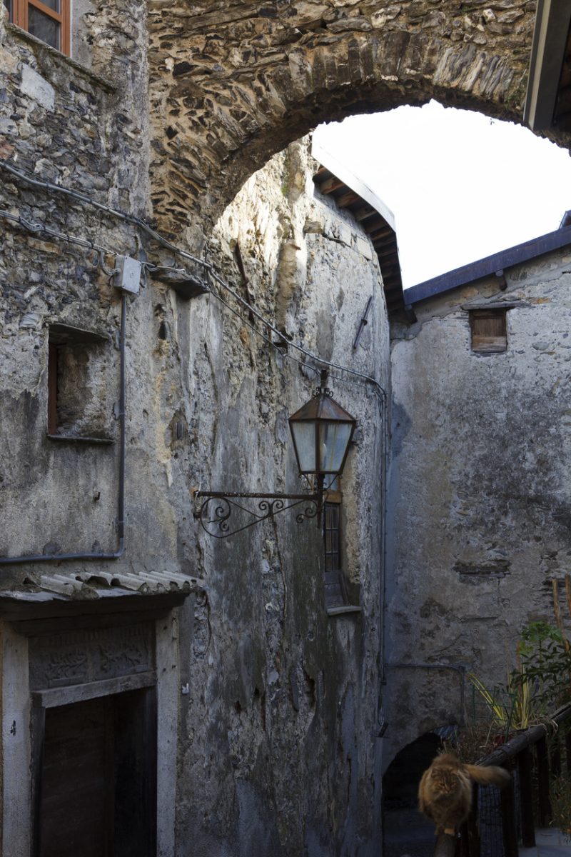 Alla scoperta dei luoghi più strani al mondo Alla scoperta dei luoghi più strani al mondo