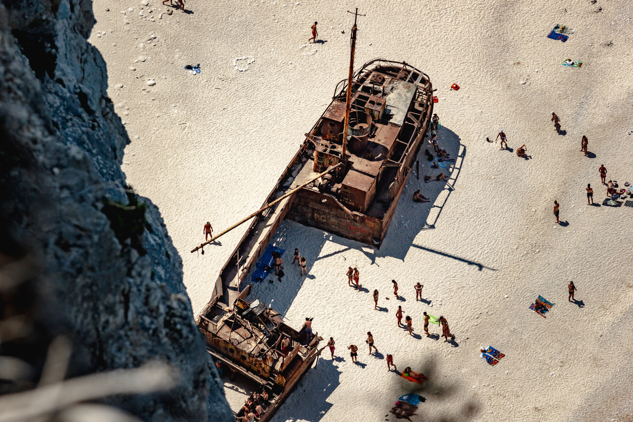 Alla scoperta dei luoghi più strani al mondo Alla scoperta dei luoghi più strani al mondo