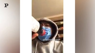 Le mascherine più divertenti del web